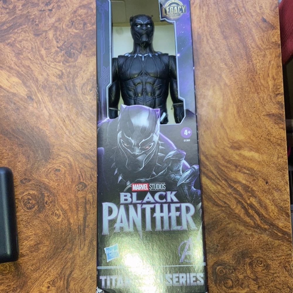 HP🎊Black Panther action figure